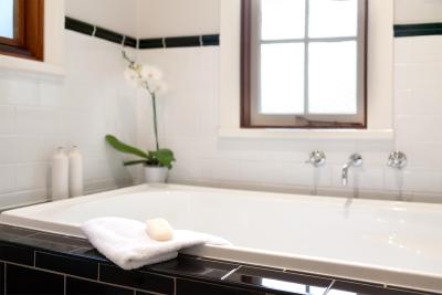 Oak Tree Lodge - Accommodation Whitsundays 3