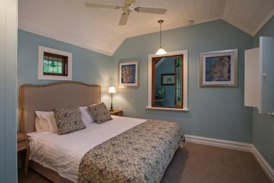 Oak Tree Lodge - Accommodation Whitsundays 10