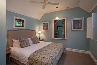 Oak Tree Lodge - Accommodation Whitsundays 11