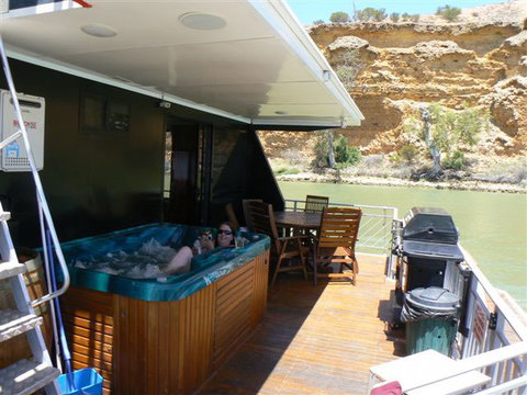 Takeme2 Houseboat - Accommodation Whitsundays 4