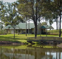 RidgeView Cottages - Accommodation Whitsundays