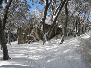 Akla Ski Lodge - Accommodation Whitsundays 0