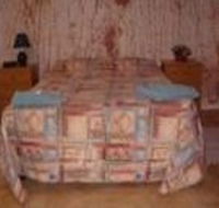 Radeka Downunder Underground Motel And Backpackers Inn - Accommodation Whitsundays