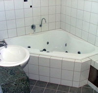 Tasman Beachside Apartments - Accommodation Whitsundays