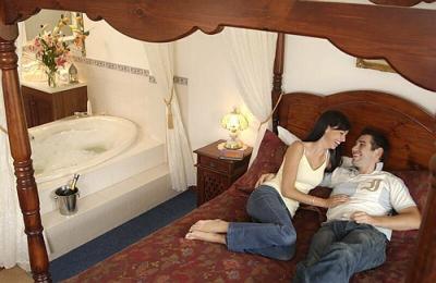 Wine & Roses Bed & Breakfast - Accommodation Whitsundays 5