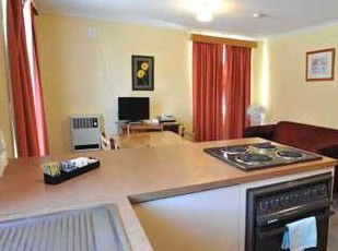 Alanvale Apartments & Motor Inn - Accommodation Whitsundays 4