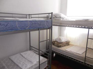 Cambridge Hotel Backpackers - Accommodation Whitsundays 1