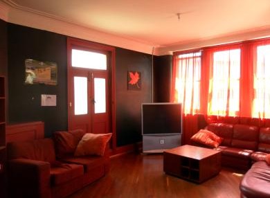 Cambridge Hotel Backpackers - Accommodation Whitsundays 2