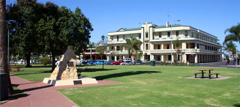 Renmark Hotel/Motel & Function Centre - Accommodation Whitsundays 8