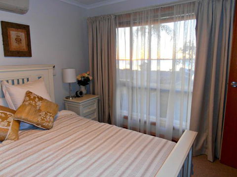 17 QED Lakehouse - Accommodation Whitsundays 3