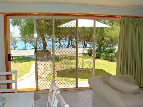 17 QED Lakehouse - Accommodation Whitsundays 5