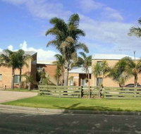 Fronds Holiday Apartments - Accommodation Whitsundays