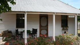 Davidson Cottage On Petticoat Lane - Accommodation Whitsundays 0