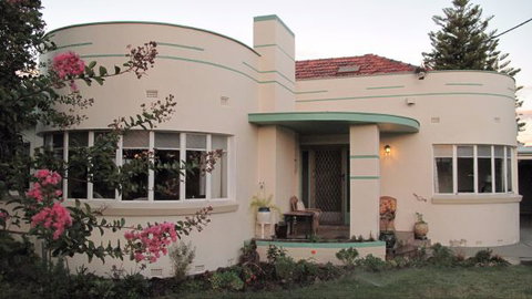 B&B Wodonga - Art Deco Accommodation - Accommodation Whitsundays 0