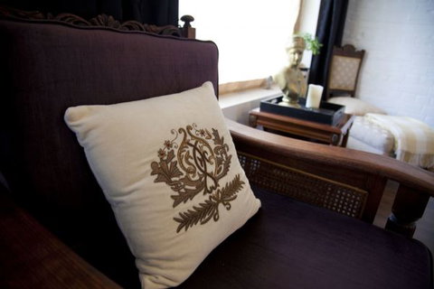 Chiltern Cottage And Indigo Suite - Accommodation Whitsundays 4