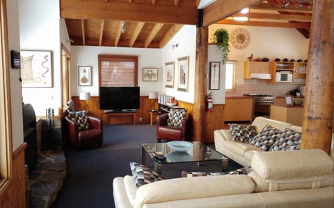 Cloud 9 Alpine Lodge - Accommodation Whitsundays 3
