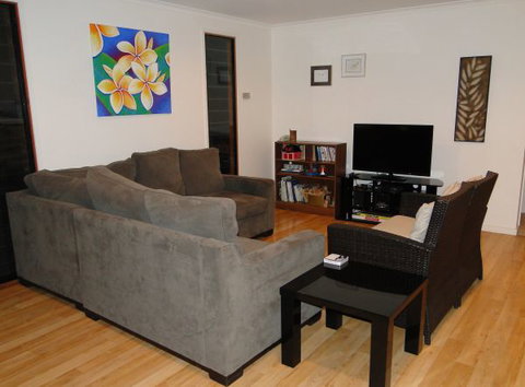 Dolphin Cove Apartment - Accommodation Whitsundays 0