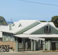 Merewether Beach House B and B - Accommodation Whitsundays