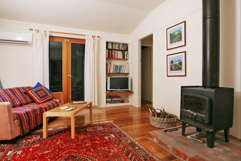 Oakhill Cottage - Accommodation Whitsundays 1