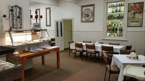 Royal Hotel Snake Valley - Accommodation Whitsundays 1