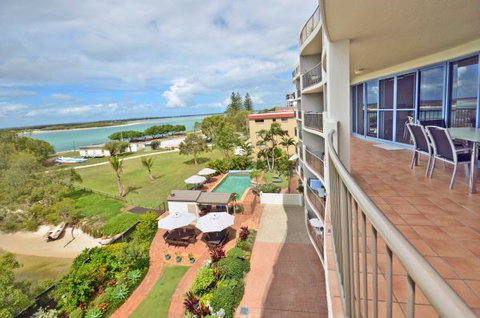 Sails Resort On Golden Beach - Accommodation Whitsundays 1