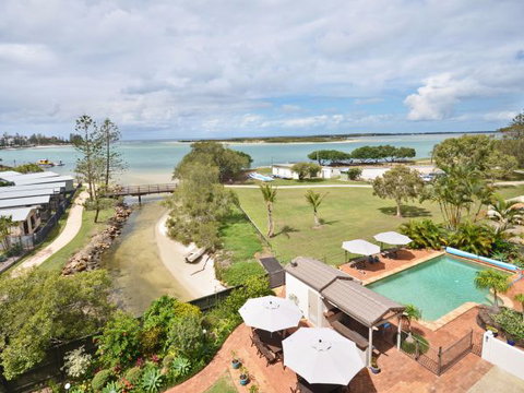 Sails Resort On Golden Beach - Accommodation Whitsundays 3