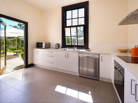 The Scout Hall - Accommodation Whitsundays 4