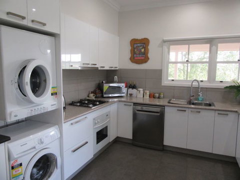 Valley View Cottage - Accommodation Whitsundays 2