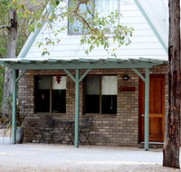 Caves Road Chalets - Accommodation Whitsundays