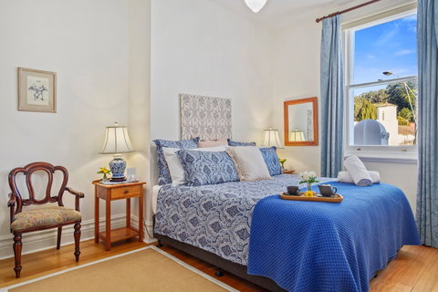 Cygnet Old Bank B&B - Accommodation Whitsundays 3