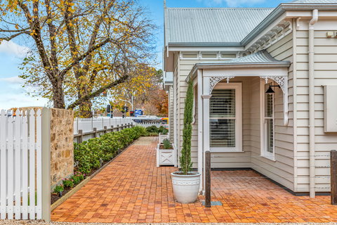 Grandview Accommodation - The Elm Tree Apartments - Accommodation Whitsundays 0