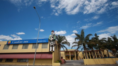 Comfort Inn Scottys Motel - Accommodation Whitsundays 0