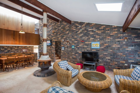 Stunning Clifftop - Accommodation Whitsundays 1