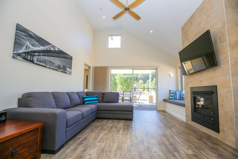 Amber Mist Villas - Accommodation Whitsundays 2