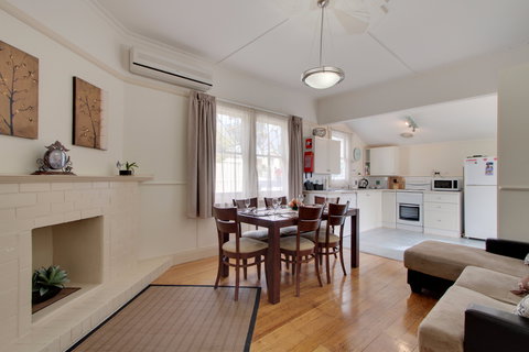 Amy Cottage - Accommodation Whitsundays 6