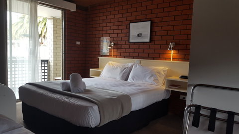 Boat Ramp Motel - Accommodation Whitsundays 1