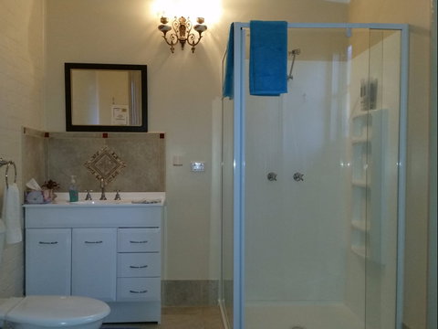 Boutique Motel Sefton House - Accommodation Whitsundays 2