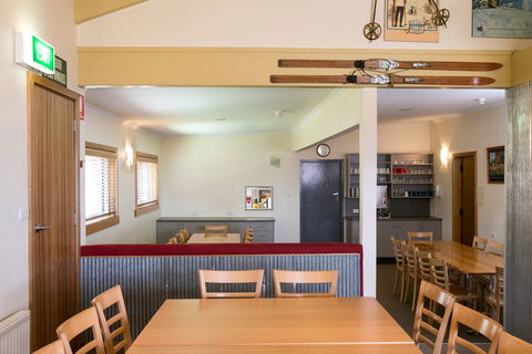 Cooroona Alpine Lodge - Accommodation Whitsundays 6