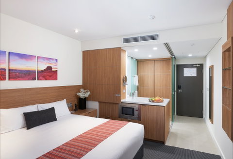 Country Comfort Perth - Accommodation Whitsundays 2