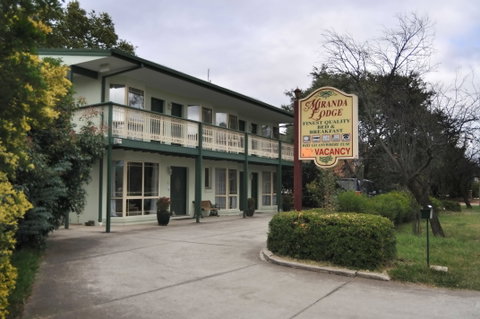 Miranda Lodge - Accommodation Whitsundays 1