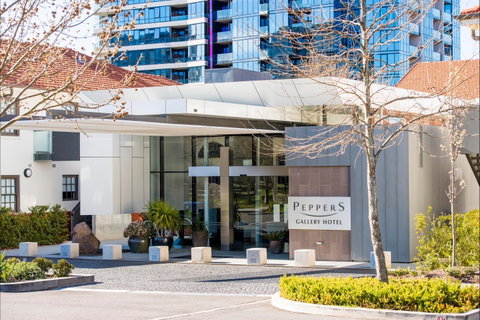 Peppers Gallery Hotel - Accommodation Whitsundays 0