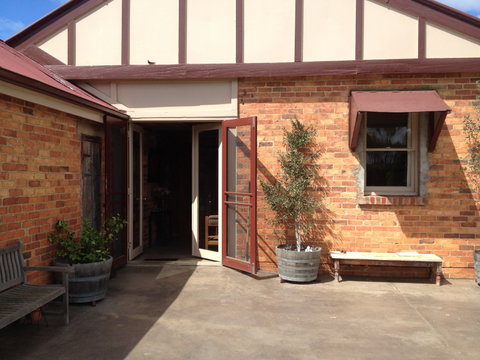 Pierrepoint Wines Bed & Breakfast - Accommodation Whitsundays 5