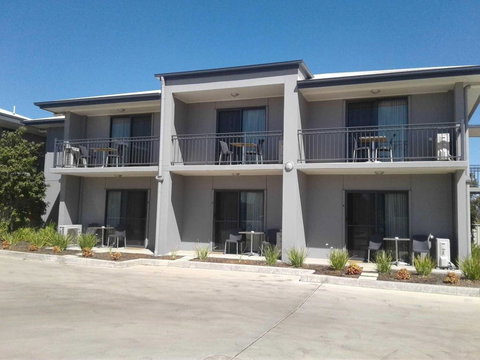 Royal Motel Miles - Accommodation Whitsundays 0