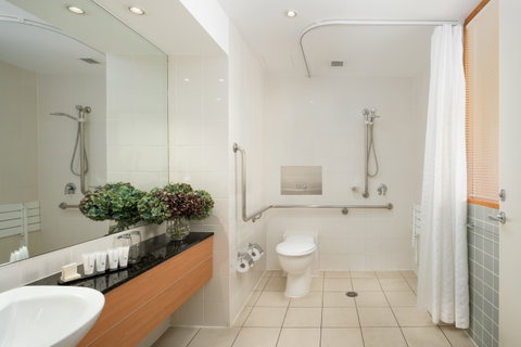 Rydges Newcastle - Accommodation Whitsundays 4