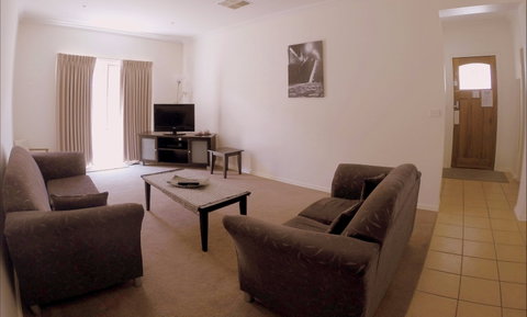 Shamore Apartments - Eleventh Street Mildura - Accommodation Whitsundays 2