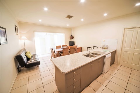 Shamore Apartments - Eleventh Street Mildura - Accommodation Whitsundays 8