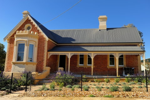 The Monarch: Tumut - Accommodation Whitsundays 0