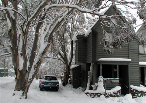 Wallace's - Crystal Creek Chalet 1 - Accommodation Whitsundays 0