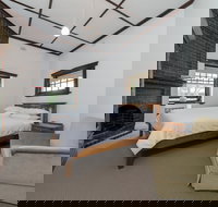 White Rocks - Accommodation Whitsundays