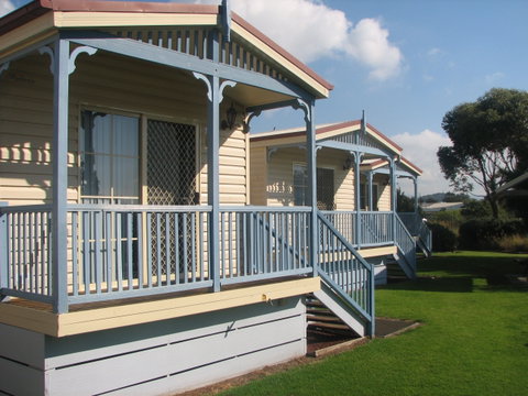 Barrack Point Holidays At Warilla Bowling Club - Accommodation Whitsundays 0